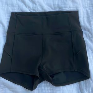 Lululemon tight hr shorts size 6 dark green
